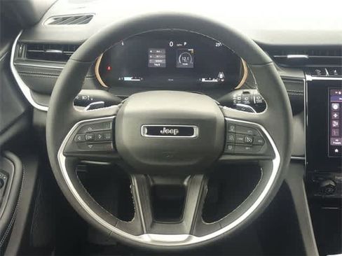 New 2025 Jeep Grand Cherokee Laredo image 24