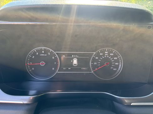 Used 2023 Kia Sorento LX FWD image 11