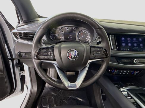 Used 2023 Buick Enclave Essence image 13