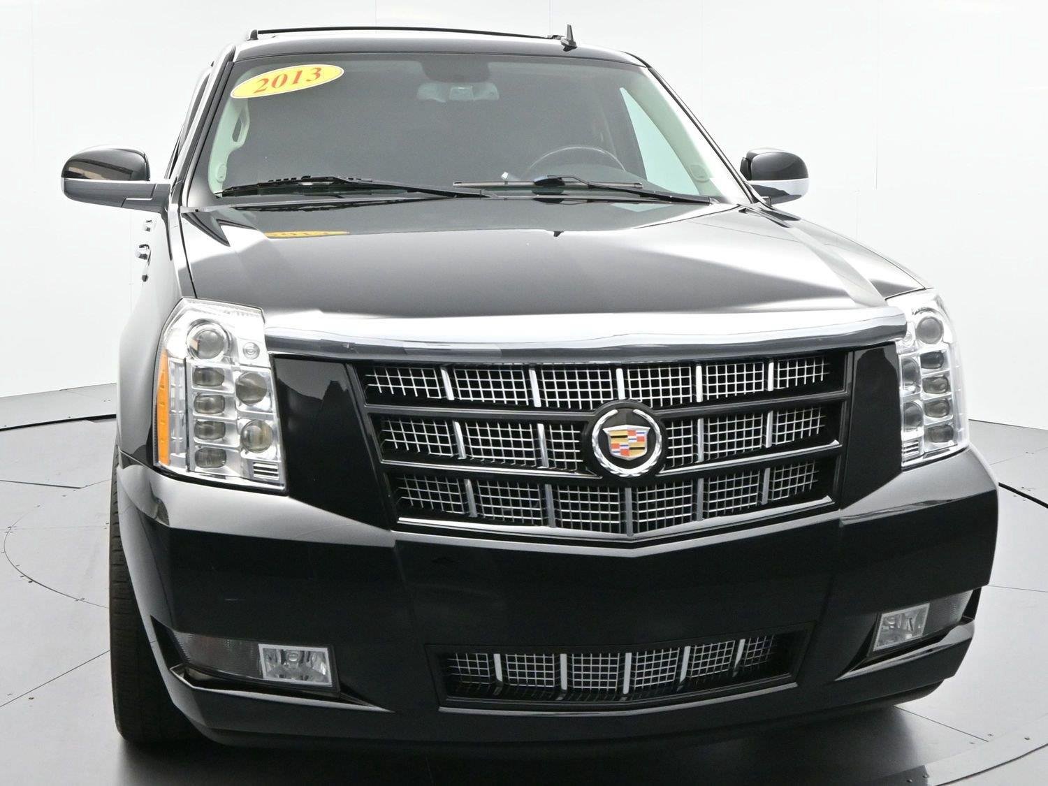 Used 2013 Cadillac Escalade Premium AWD/4WD image 2