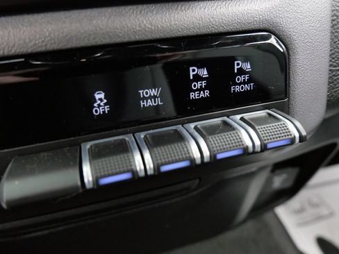 Used 2022 RAM 1500 Big Horn AWD/4WD image 30