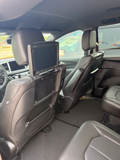 New 2026 Chrysler Pacifica Select FWD image 24