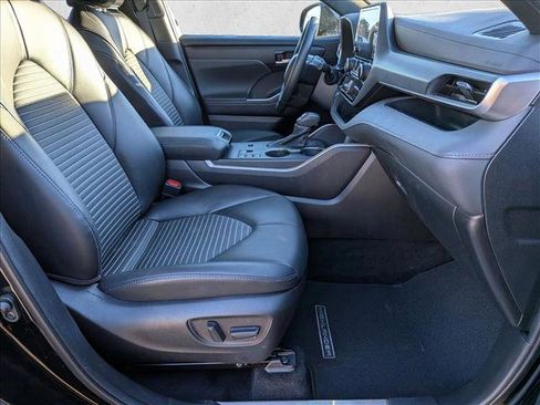 Used 2024 Toyota Highlander XSE image 21