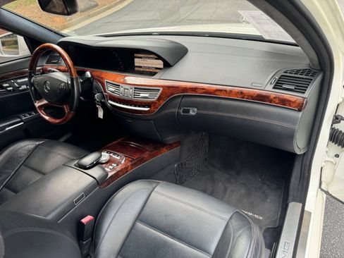 Used 2011 Mercedes-Benz S 63 AMG w/ Driver Assistance Pkg image 36