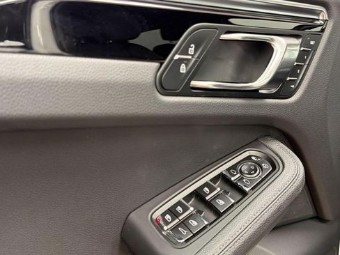 Used 2020 Porsche Macan image 21