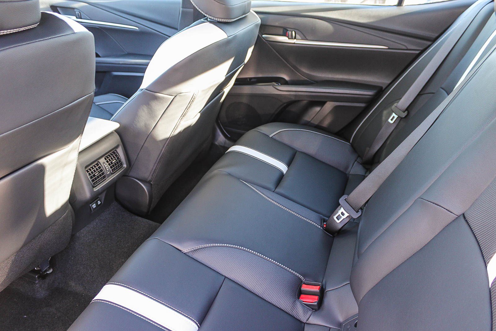New 2026 Toyota Camry SE FWD image 21
