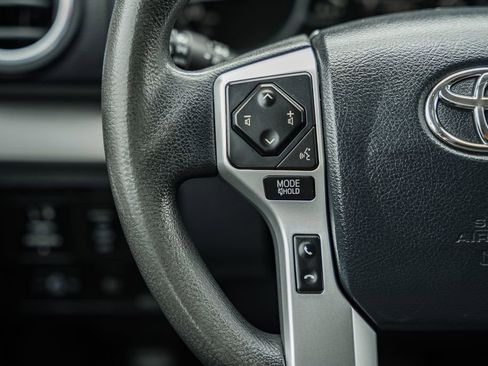 Used 2018 Toyota Tundra SR5 w/ SR5 Upgrade Package image 32