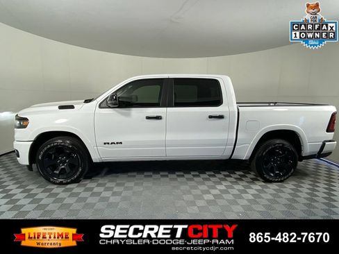 Used 2025 RAM 1500 Big Horn AWD/4WD image 4
