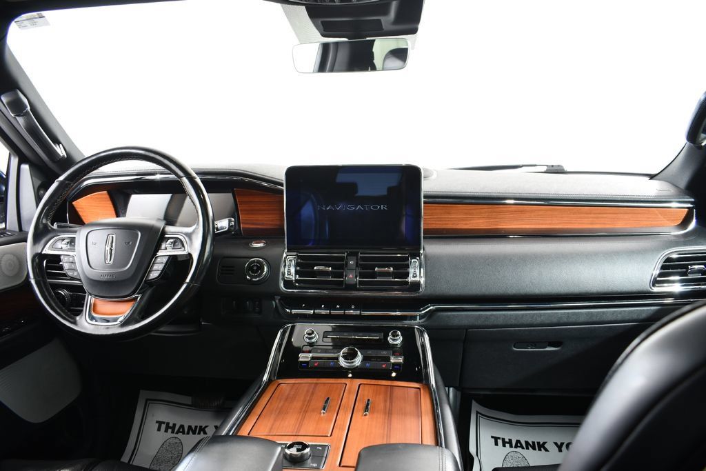 Used 2019 Lincoln Navigator L Reserve AWD/4WD image 7
