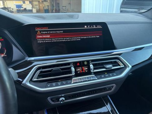 Used 2019 BMW X5 xDrive40i w/ M Sport Package AWD/4WD image 10