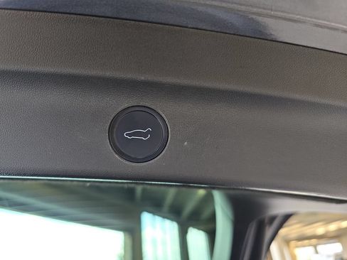 Used 2021 Tesla Model Y Long Range AWD/4WD image 16