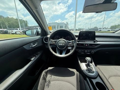 Used 2023 Kia Forte LXS FWD image 10