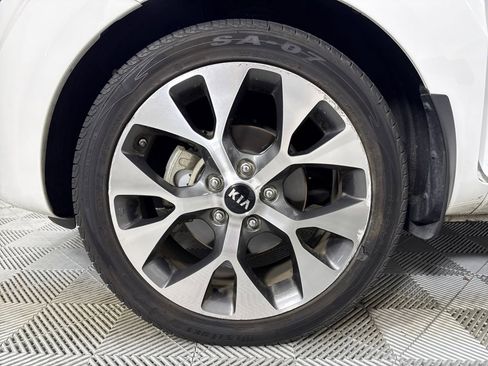 Used 2013 Kia Soul ! w/ Premium Pkg image 24