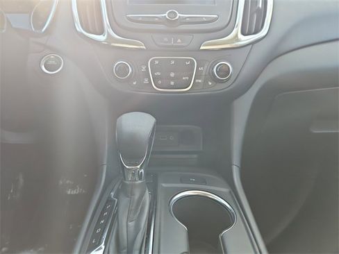 Used 2024 Chevrolet Equinox LT image 11