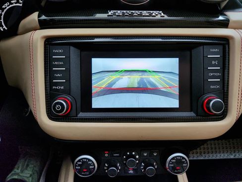 Used 2017 Ferrari California T RWD image 19