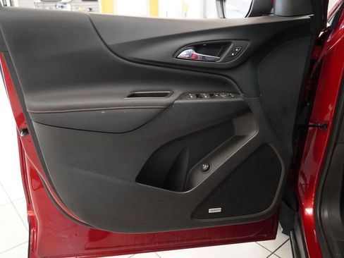 Used 2023 Chevrolet Equinox RS w/ RS Leather Package image 19