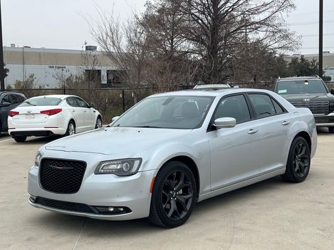 Used 2023 Chrysler 300 S image 5