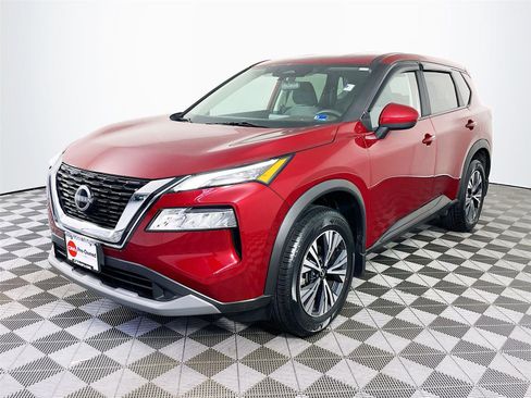 Used 2023 Nissan Rogue SV image 3
