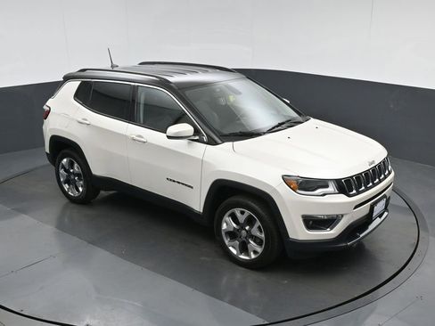 Used 2020 Jeep Compass Limited w/ Premium Lighting Group AWD/4WD image 54
