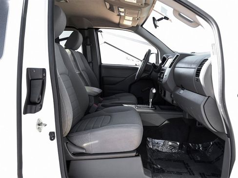 Used 2019 Nissan Frontier S image 32