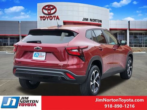 Used 2025 Chevrolet Trax RS image 6