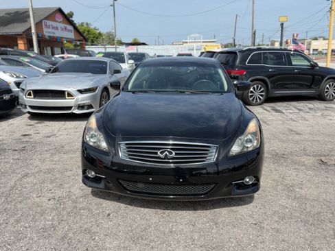 Used 2011 INFINITI G37 Convertible w/ Premium Pkg RWD image 4