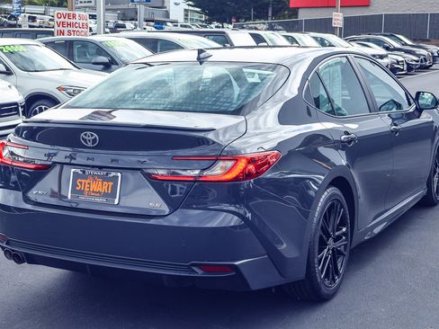 Used 2025 Toyota Camry SE FWD image 18