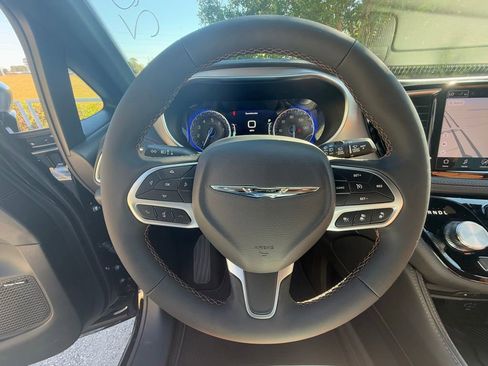New 2026 Chrysler Pacifica Pinnacle FWD image 22