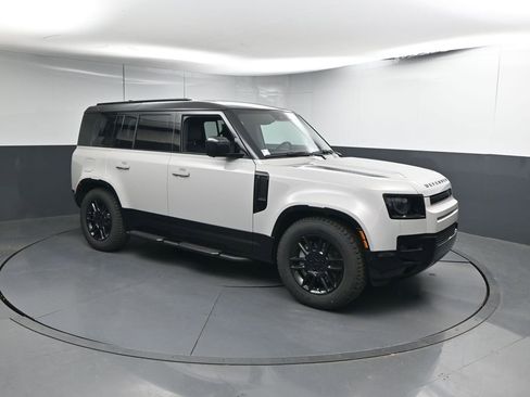 Used 2026 Land Rover Defender 110 X-Dynamic SE AWD/4WD image 24