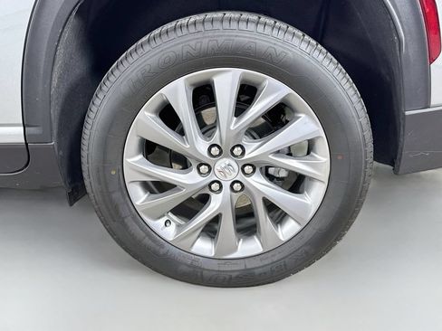 Used 2025 Buick Enclave Preferred FWD image 32