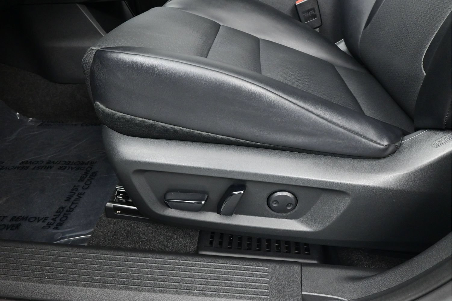 Certified 2023 Nissan Rogue SV w/ SV Premium B Package FWD image 10