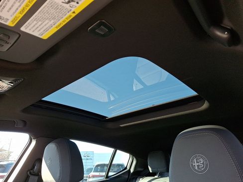 New 2025 Alfa Romeo Tonale w/ Premium Package image 10