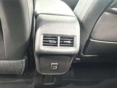 Used 2024 GMC Terrain SLT image 37