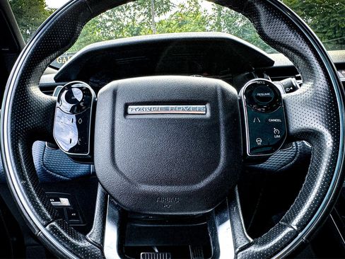 Used 2018 Land Rover Range Rover Velar R-Dynamic SE image 12
