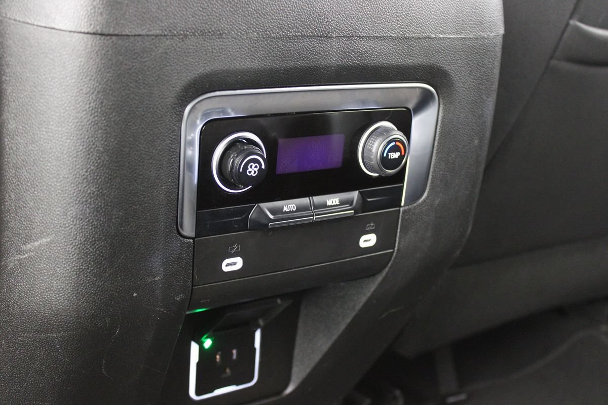 Used 2023 Chevrolet Suburban LT AWD/4WD image 28