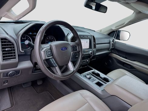 Used 2019 Ford Expedition XLT w/ Equipment Group 201A image 7