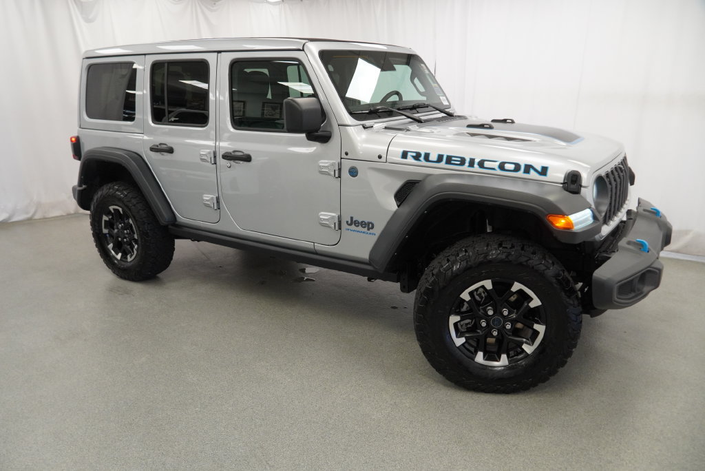 Used 2024 Jeep Wrangler Unlimited Rubicon 4xe w/ Technology Group AWD/4WD image 13