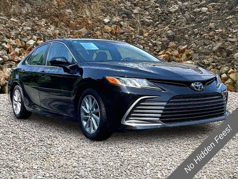 Used 2023 Toyota Camry LE FWD image 10