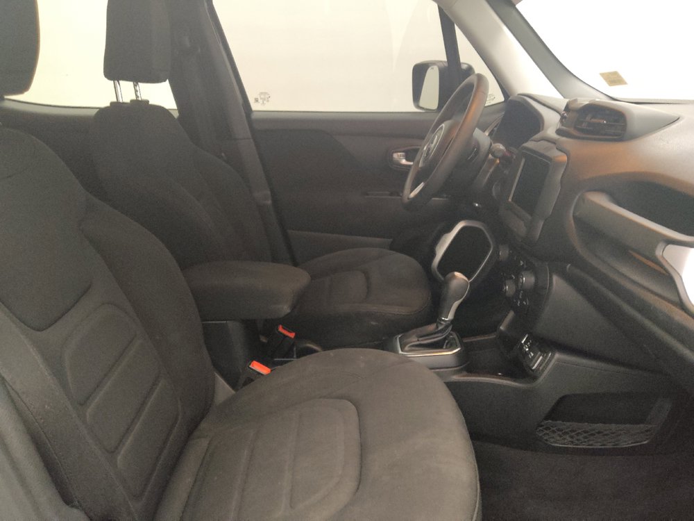 Used 2020 Jeep Renegade Latitude FWD image 21