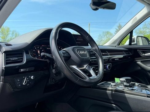 Used 2017 Audi Q7 3.0T Prestige AWD/4WD image 2