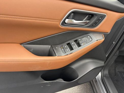 New 2026 Nissan Rogue Platinum image 24