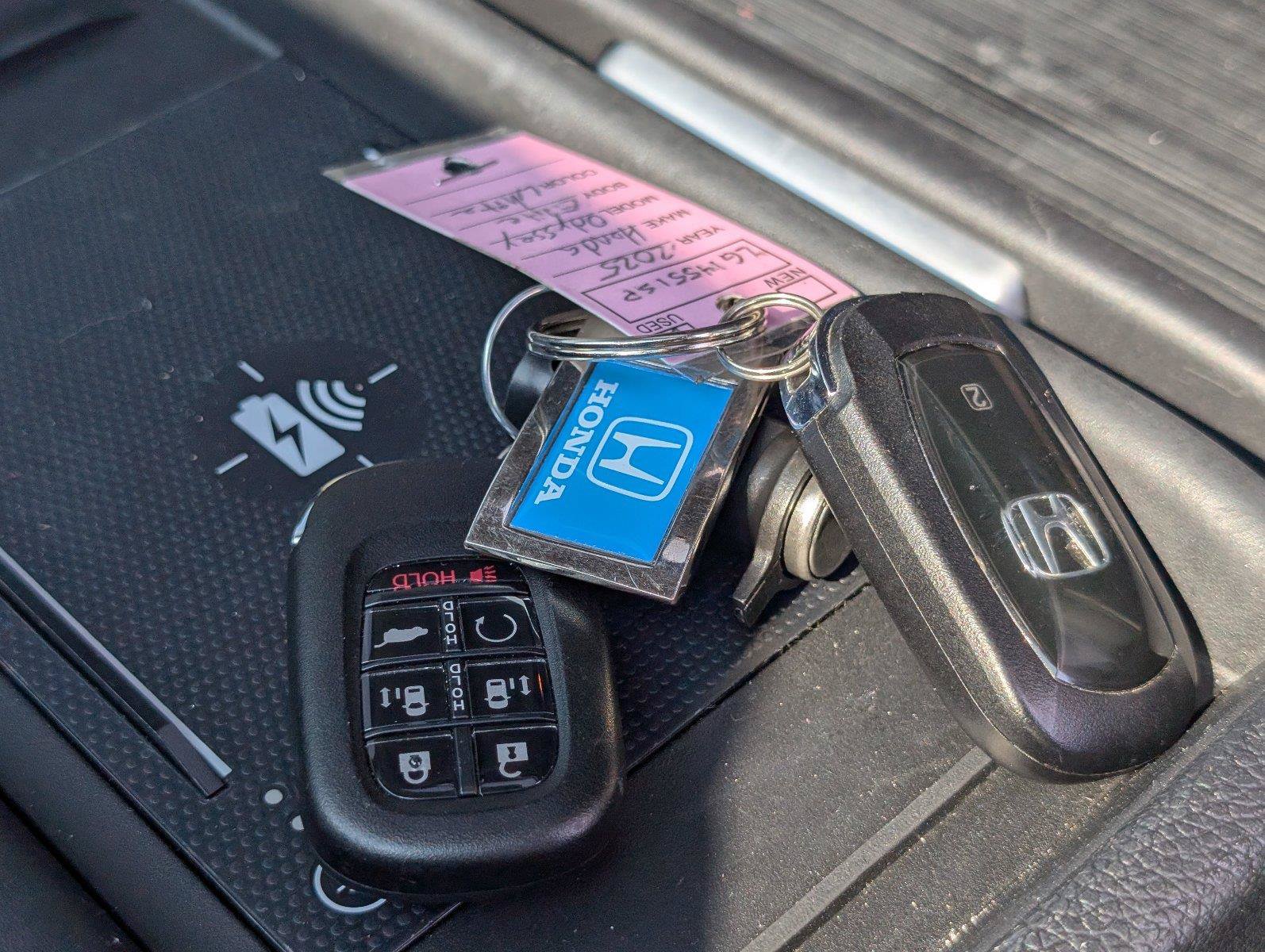 Used 2025 Honda Odyssey Elite image 13