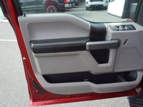 Used 2018 Ford F150 XLT AWD/4WD image 14