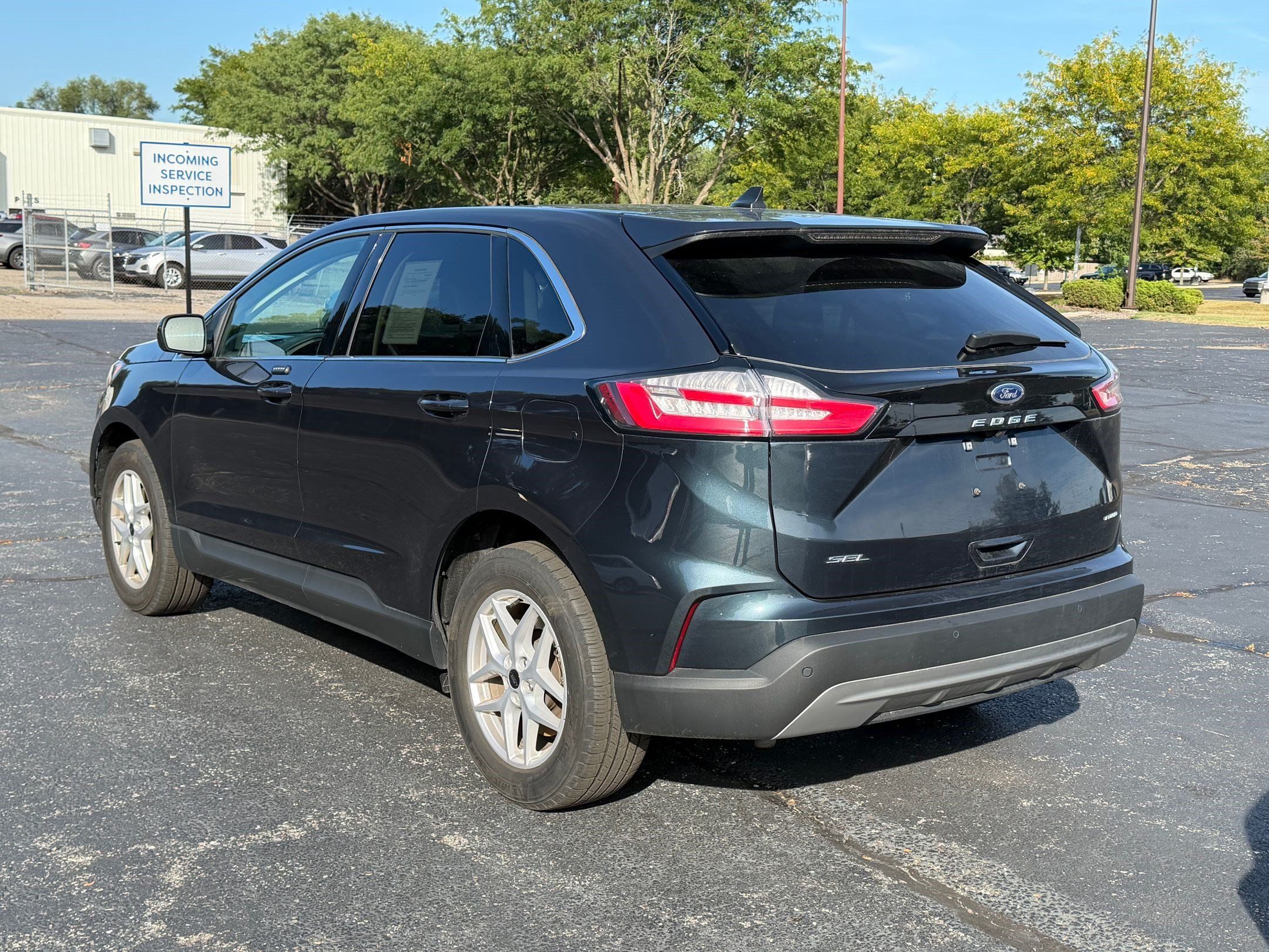 Used 2024 Ford Edge SEL w/ Convenience Package AWD/4WD image 3