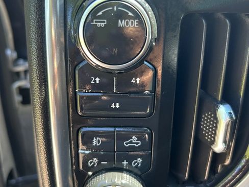 Used 2020 Chevrolet Silverado 2500 LT w/ Convenience Package AWD/4WD image 13