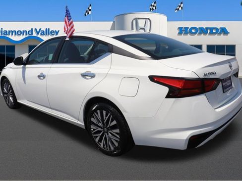 Used 2025 Nissan Altima 2.5 SV FWD image 4