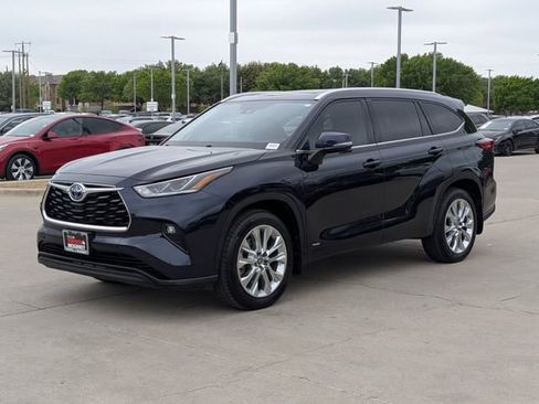 Used 2023 Toyota Highlander Limited image 10