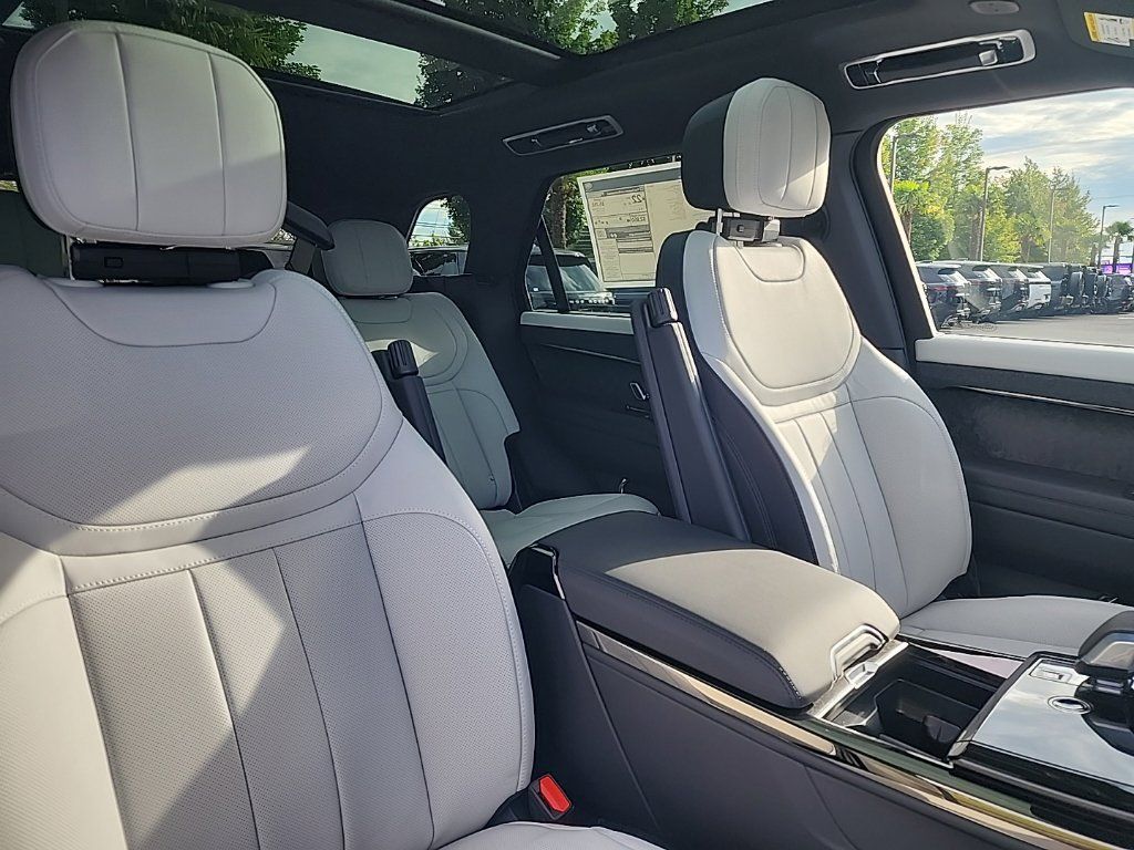 New 2026 Land Rover Range Rover Sport Dynamic SE AWD/4WD image 21