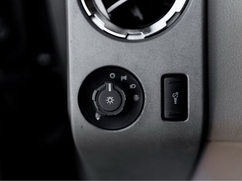 Used 2014 Ford F250 Lariat w/ Lariat Interior Package image 15