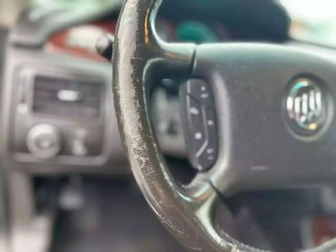 Used 2010 Buick Lucerne Super image 14